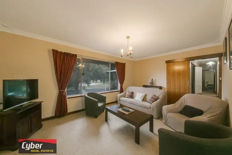 15 Lilac Place, Dianella WA 6059