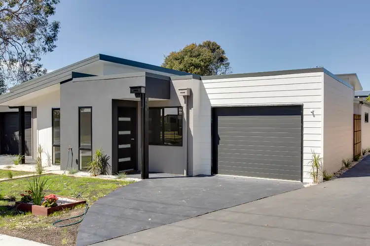 2/7 Grandview Grove, Cowes VIC 3922
