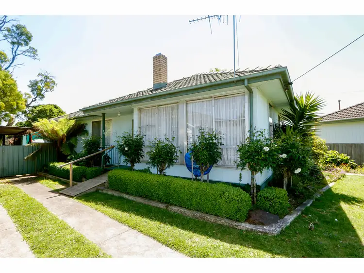 20 Overend Crescent, Sale VIC 3850