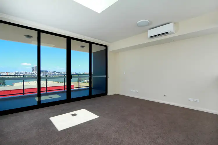 1005/3 Waterways Street