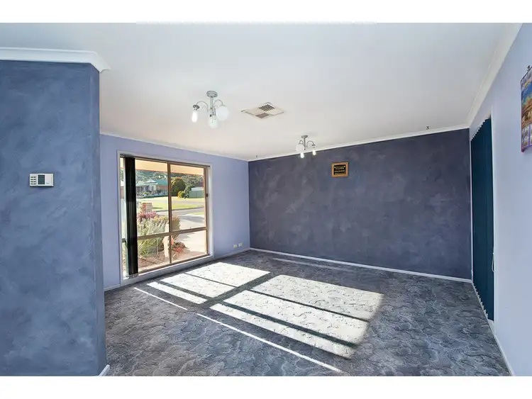 Fourth view of Homely house listing, 10 Darri Drive, Springdale Heights NSW 2641