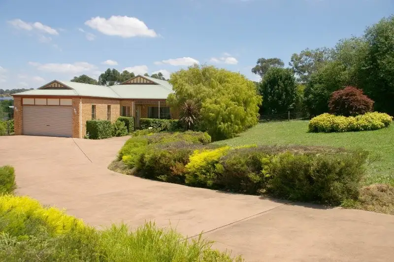 Main view of Homely house listing, 23 Robinhood Way, Drouin VIC 3818