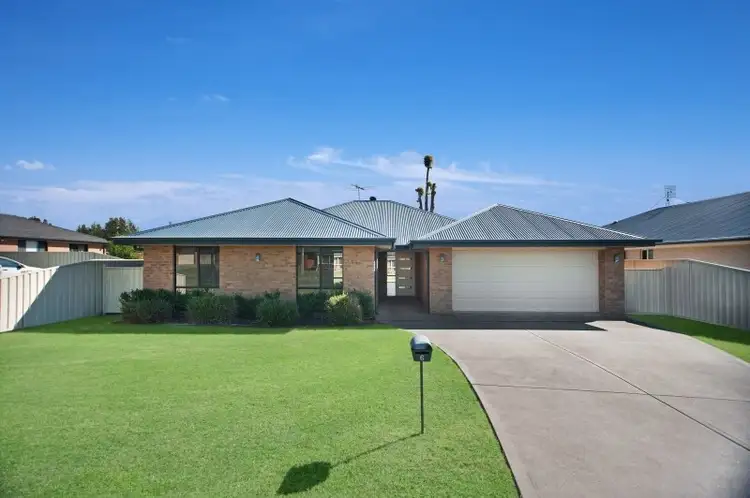 6 Centre Street, Greta NSW 2334