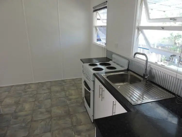 Sixth view of Homely house listing, 8 Second Avenue, Labrador QLD 4215