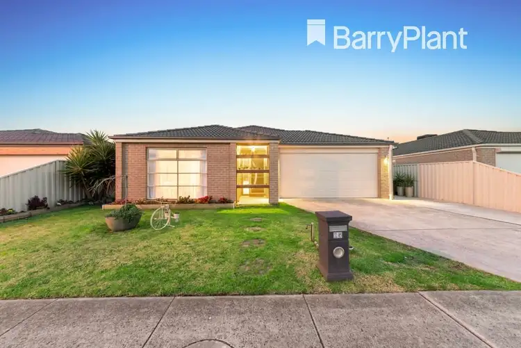 15 Pomegranate Way, Pakenham VIC 3810