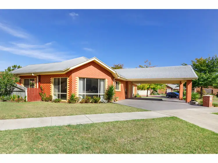 1 Sheumack Place, Sale VIC 3850