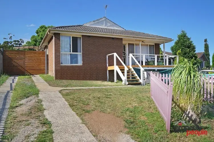 34 Grevillea Crescent, Macquarie Fields NSW 2564