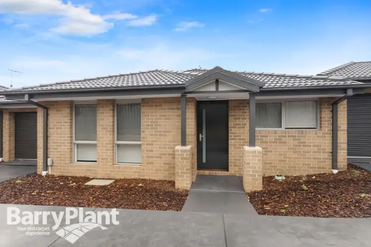 2/9 Lampard Road, Drouin VIC 3818