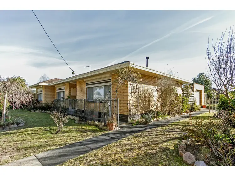 3 Helen Crescent, Sale VIC 3850