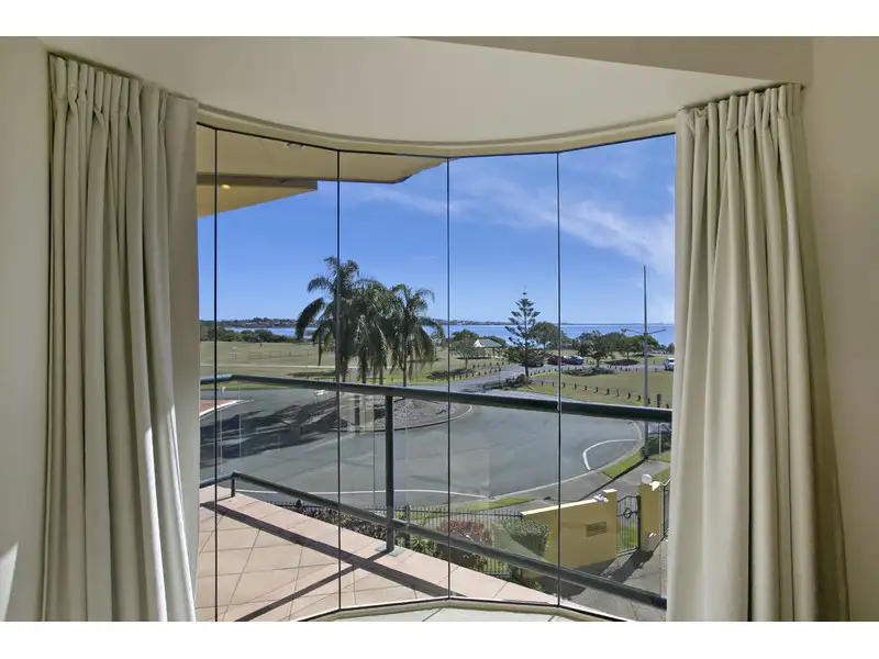 Main view of Homely townhouse listing, 6/16 Commodore Drive, Birkdale QLD 4159