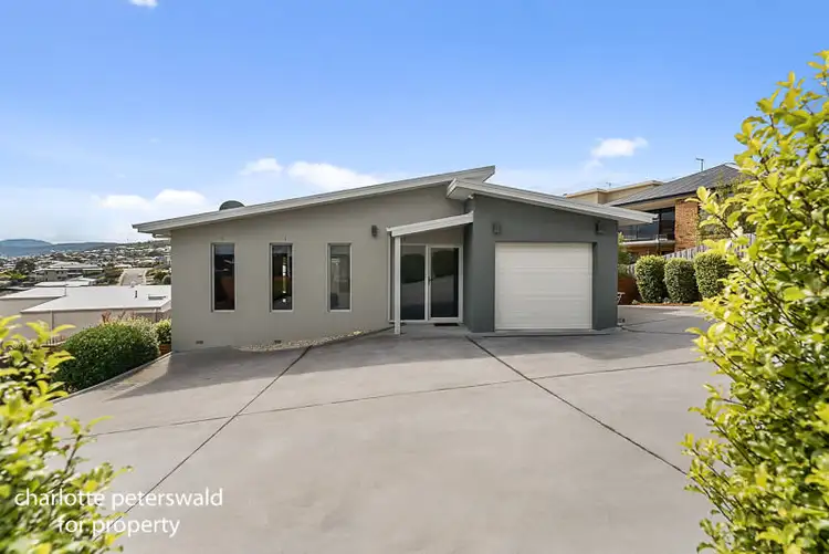 2/17 Skala Road, Tranmere TAS 7018