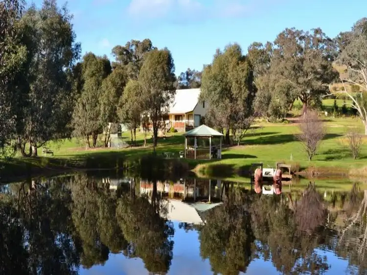 258 Dry Creek Road, Bonnie Doon VIC 3720