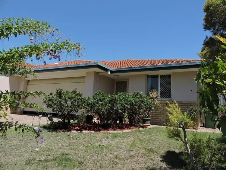 2/1 Souzys Court, Labrador QLD 4215