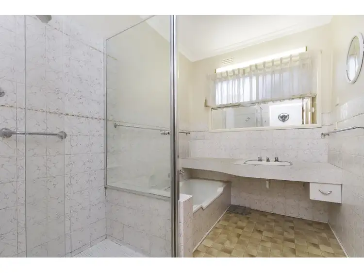 Fifth view of Homely unit listing, 4/10 Reception Avenue, Strathdale VIC 3550