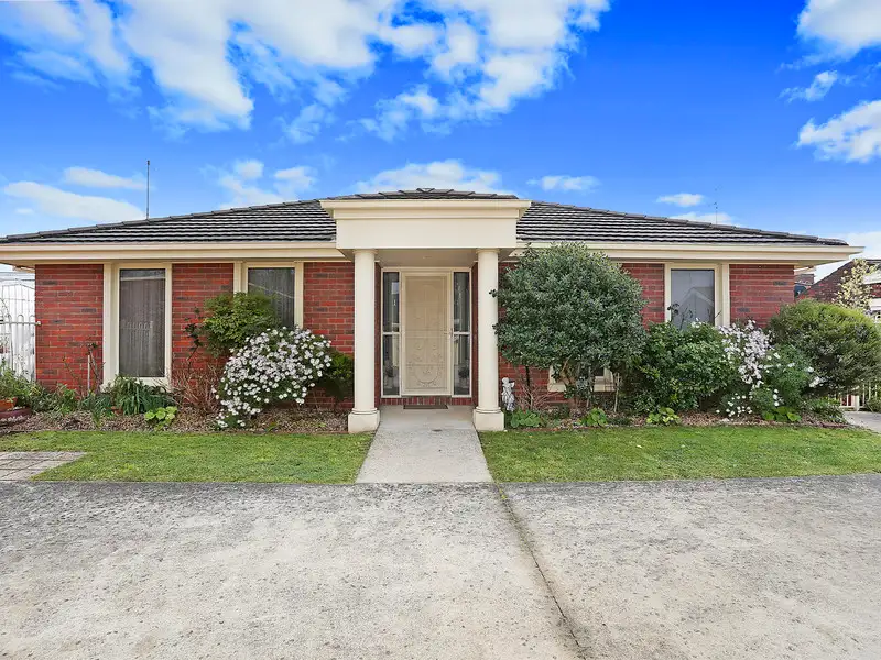 Main view of Homely townhouse listing, 2/37 Manifold Street, Colac VIC 3250