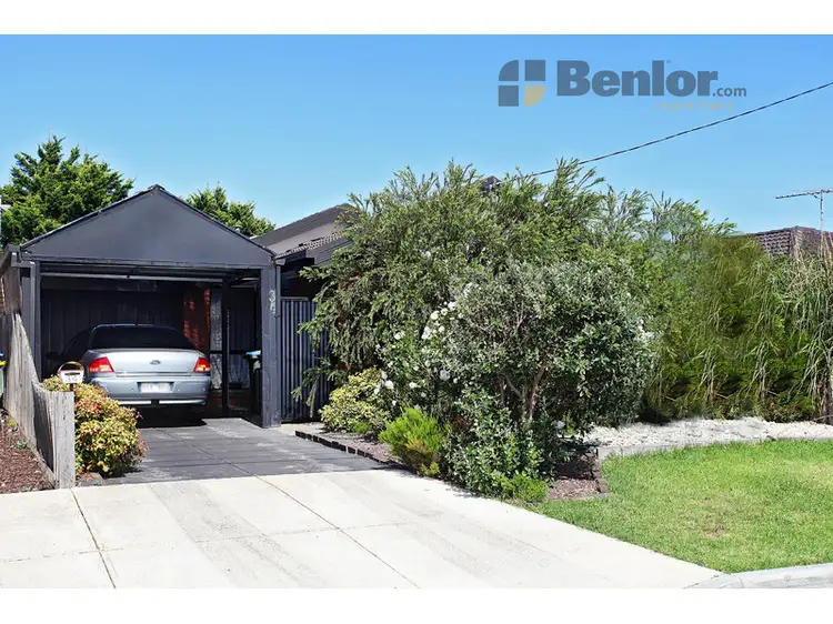 2/34 Songlark Crescent, Werribee VIC 3030