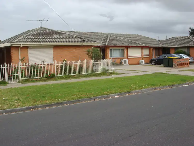 3/40 East Esplanade, St Albans VIC 3021