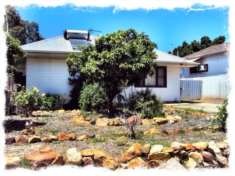12 Henry Street, Toodyay WA 6566