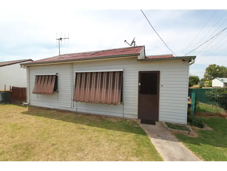 12 Moresby Way, West Bathurst NSW 2795