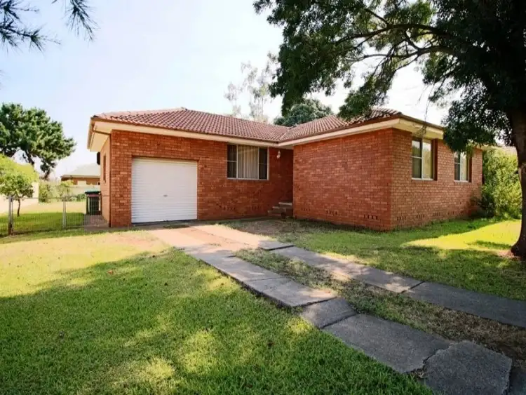 14 Isobella Street, Muswellbrook NSW 2333