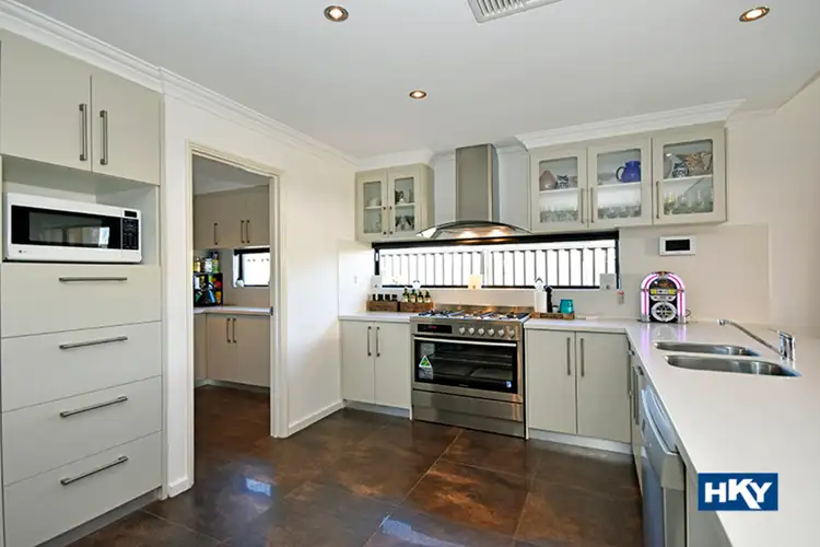 14 Marengo Close, Aveley WA 6069