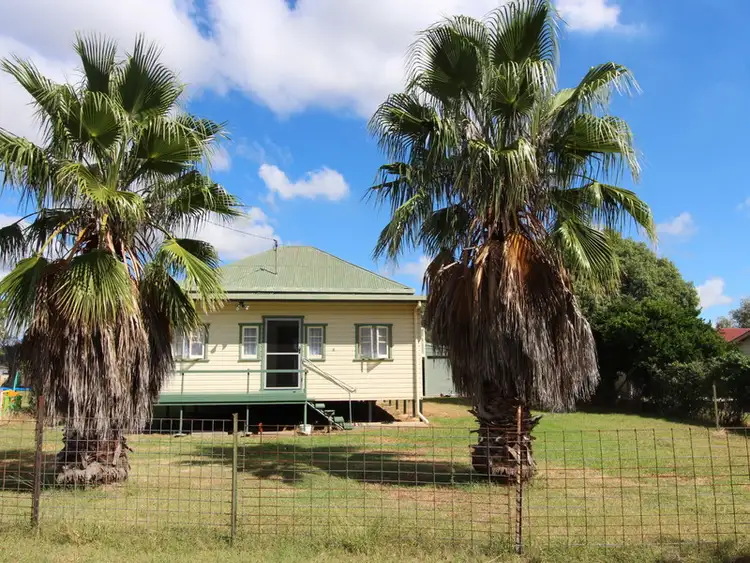 3 Dove Street, Leyburn QLD 4365