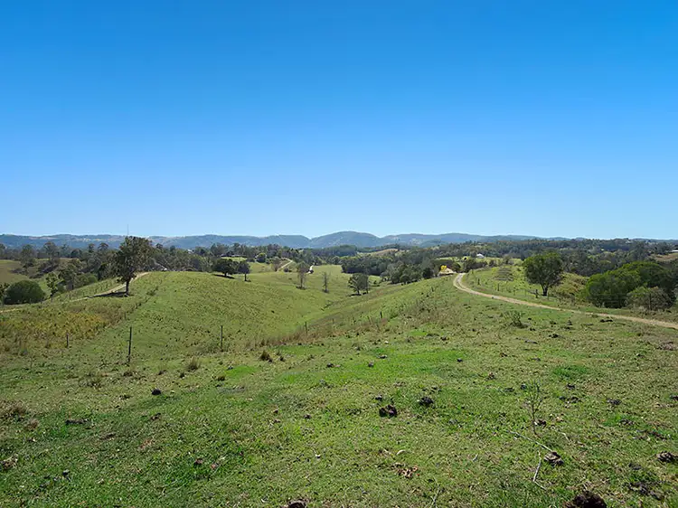 168 Glover Road, Armstrong Creek QLD 4520