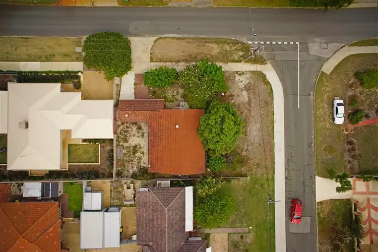 34 Latham Street, Alfred Cove WA 6154