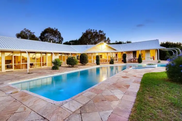 1 Greenfield Way, Mount Martha VIC 3934