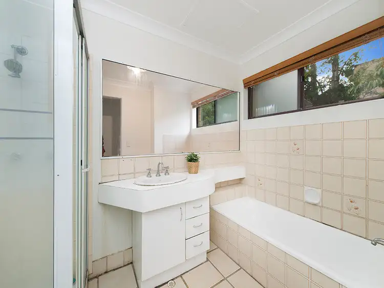Sixth view of Homely apartment listing, 5/66 Mitre Street, St Lucia QLD 4067