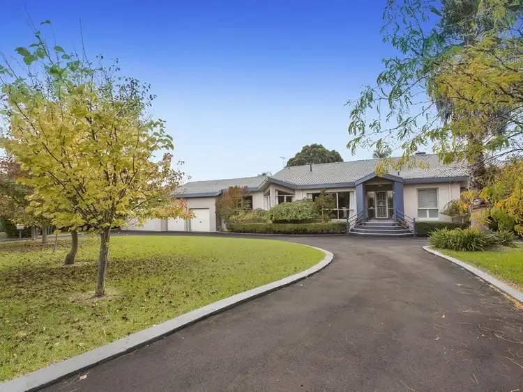 4 St Ives Avenue, Frankston South VIC 3199