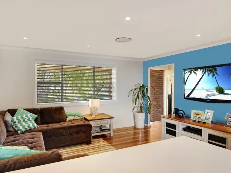 14 Manoa Road, Budgewoi NSW 2262