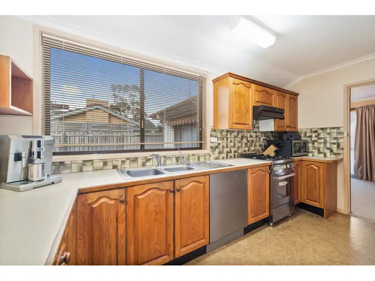 Fourth view of Homely house listing, 15 Burleigh Court, Frankston VIC 3199
