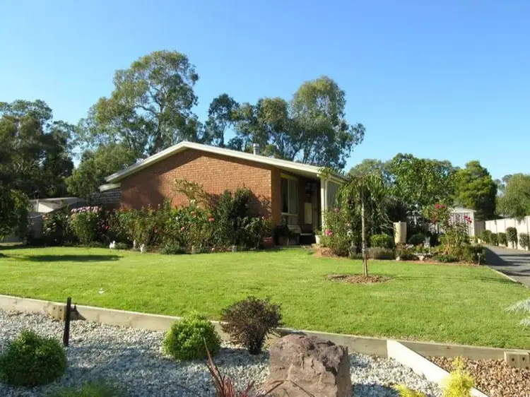 8 Chanro Court, Bonnie Doon VIC 3720