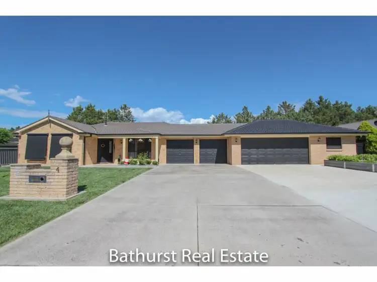 4 McCarthy Close, Eglinton NSW 2795