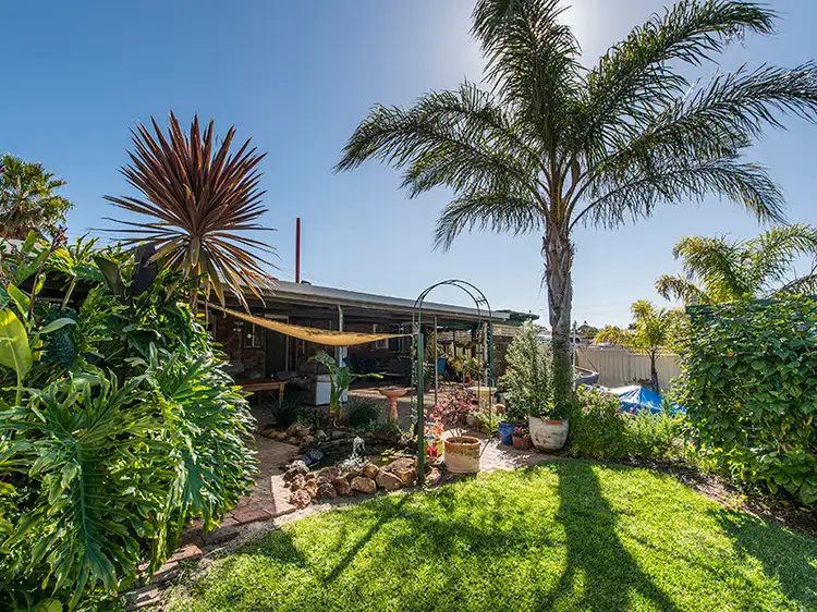 4 Campbell Drive, Hillarys WA 6025
