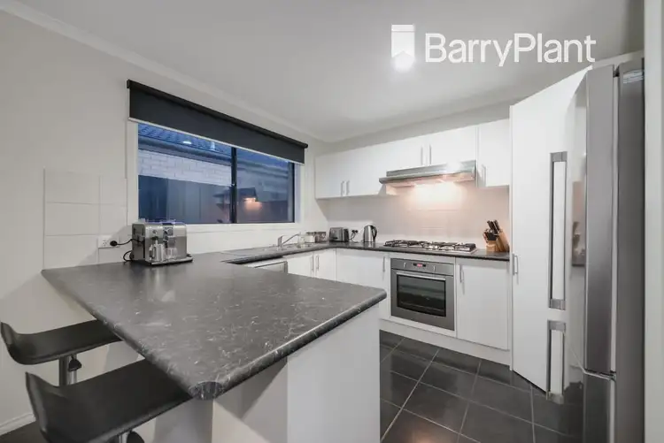 Fifth view of Homely house listing, 10 Pomegranate Way, Pakenham VIC 3810