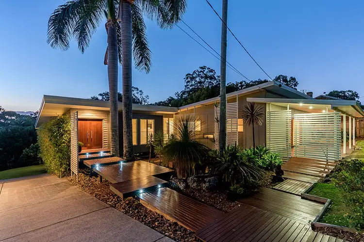 207 Simpsons Road, Elanora QLD 4221