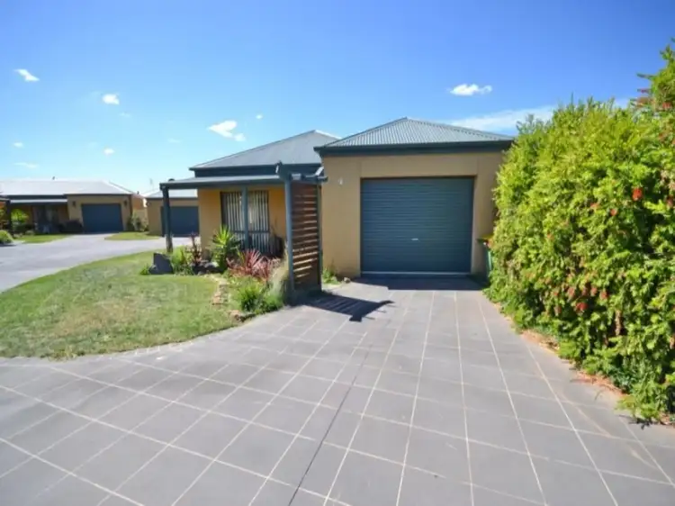 Second view of Homely house listing, 4/32 Stewart Street, Mansfield VIC 3722