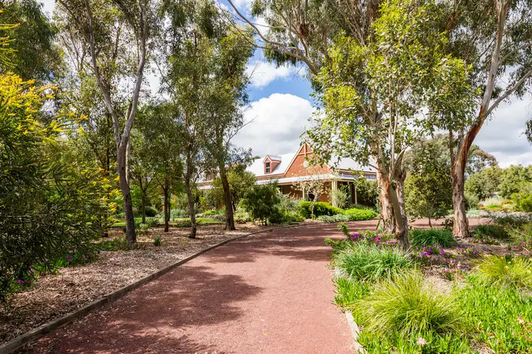 15 Woodrowvale Road, Elliminyt VIC 3250