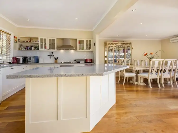 9 Roehampton Crescent, Mount Eliza VIC 3930