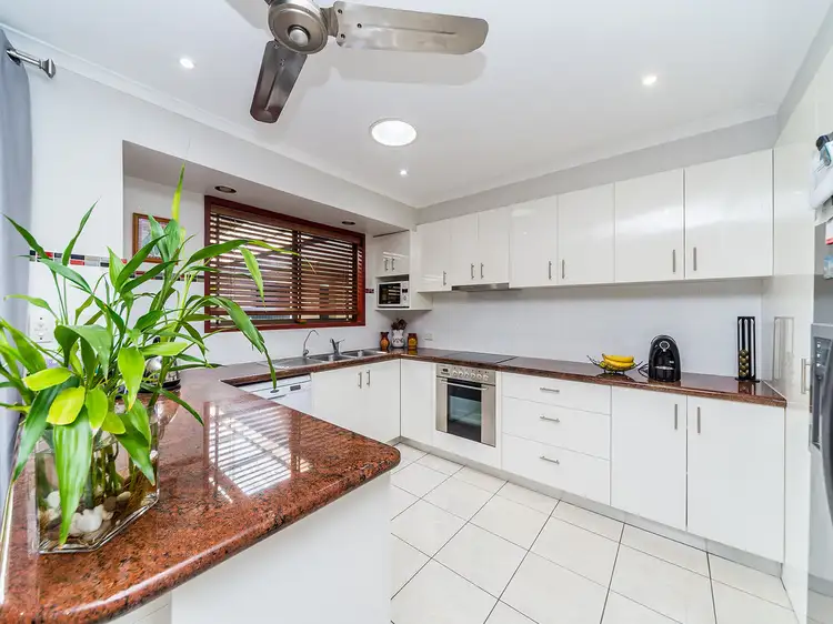 16 Dromana Crescent, Helensvale QLD 4212