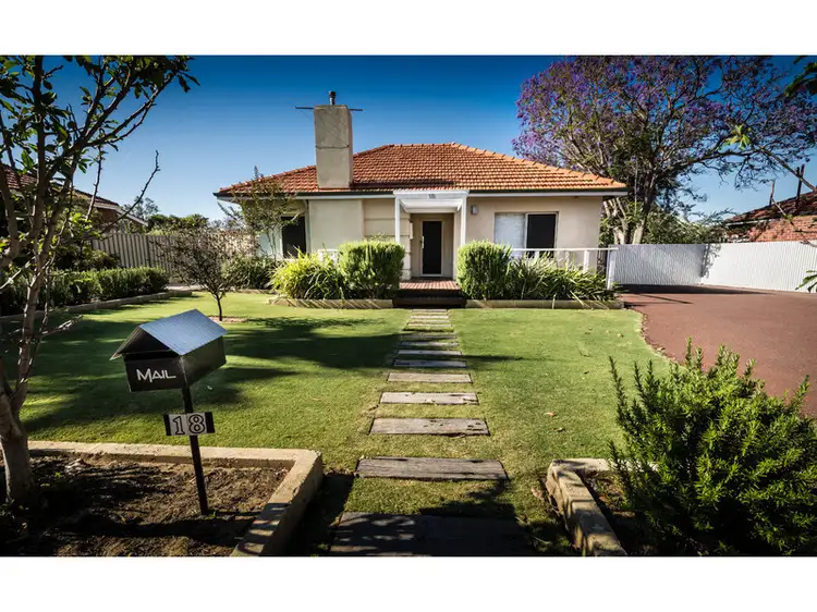 18 Rennie Crescent Nth, Hilton WA 6163
