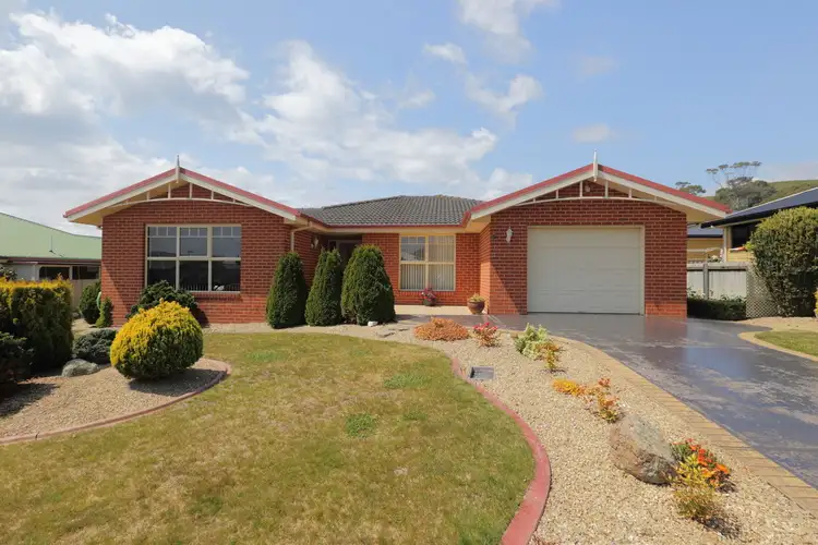 35 Seabreeze Avenue, Sulphur Creek TAS 7316