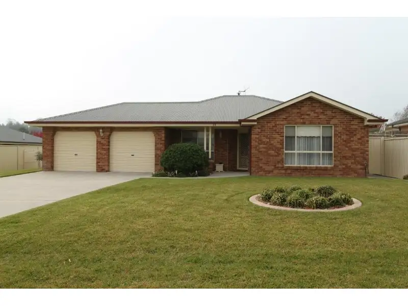 Main view of Homely house listing, 24 Roxburgh Drive, Kelso NSW 2795