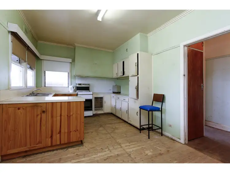 Fifth view of Homely house listing, 136 Lansdowne Street, Sale VIC 3850