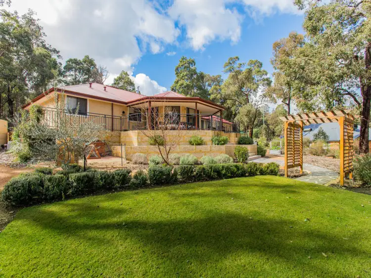 14 Brooks Road, Roleystone WA 6111