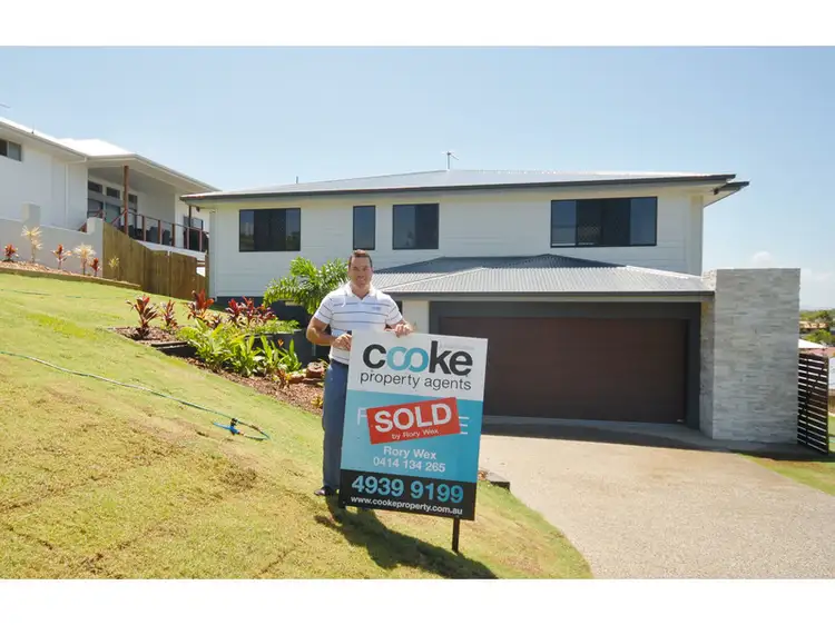 4 Ridge Avenue, Lammermoor QLD 4703