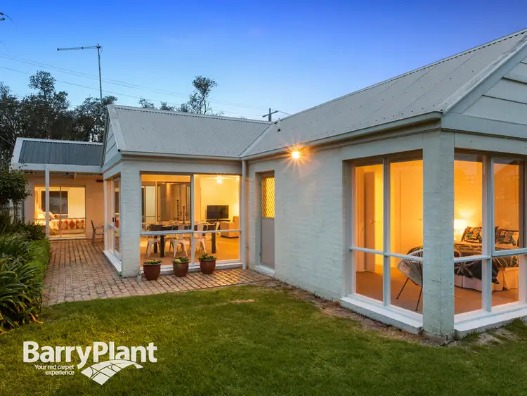 130 Fourth Avenue, Rosebud VIC 3939