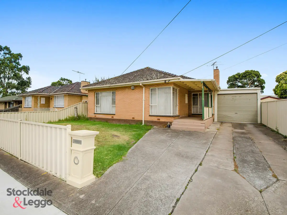 Main view of Homely unit listing, 1/5 Butler Street, St Albans VIC 3021